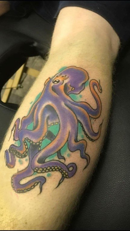 点击大图看下一张：彩绘纹身 男生手臂上彩色的章鱼纹身图片