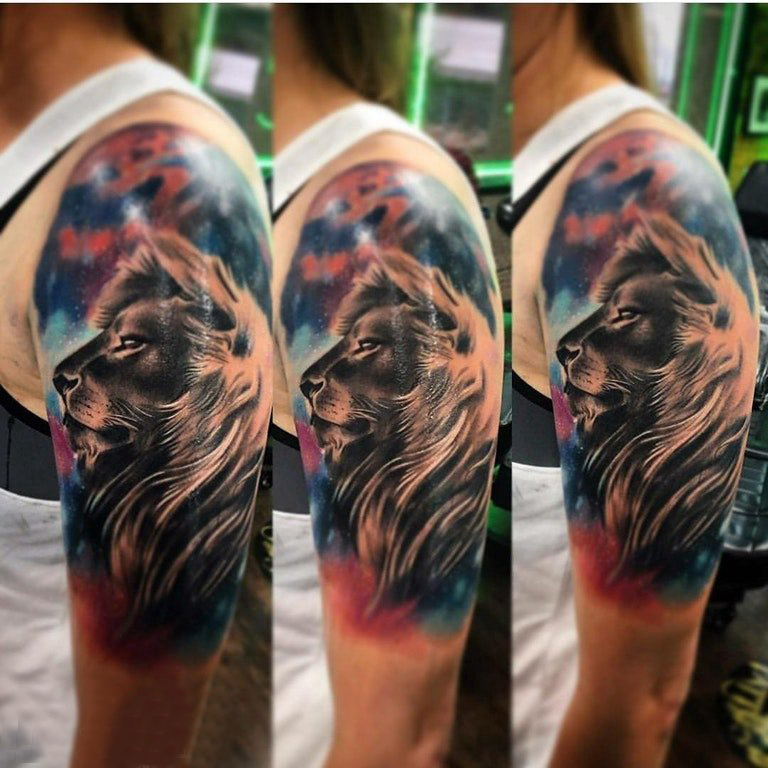 点击大图看下一张：狮子头纹身图片 男生手臂上素描纹身狮子头纹身图片