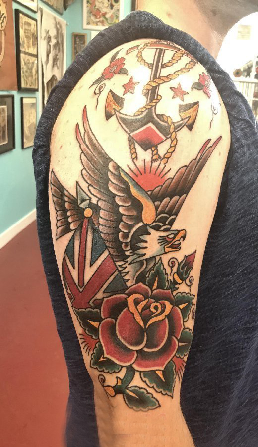 点击大图看下一张：纹身老鹰图案 男生手臂上老鹰纹身图案