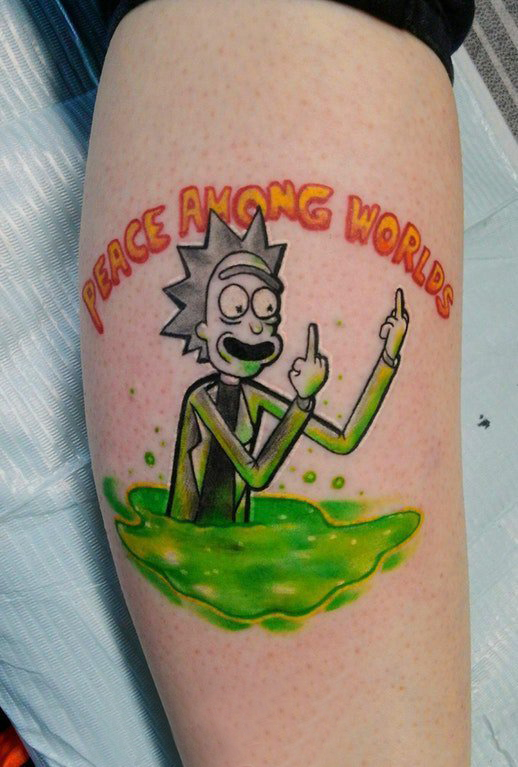 点击大图看下一张：纹身卡通 男生小腿上动漫人物纹身图片