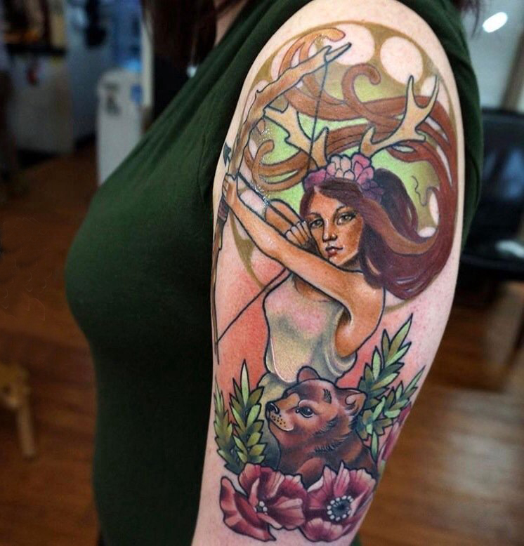 点击大图看下一张：女生人物纹身图案 女生手臂上女性人物纹身图案