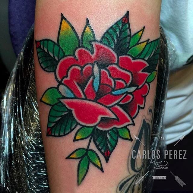 点击大图看下一张：欧美玫瑰纹身 多款小清新文艺纹身彩绘欧美玫瑰纹身图案