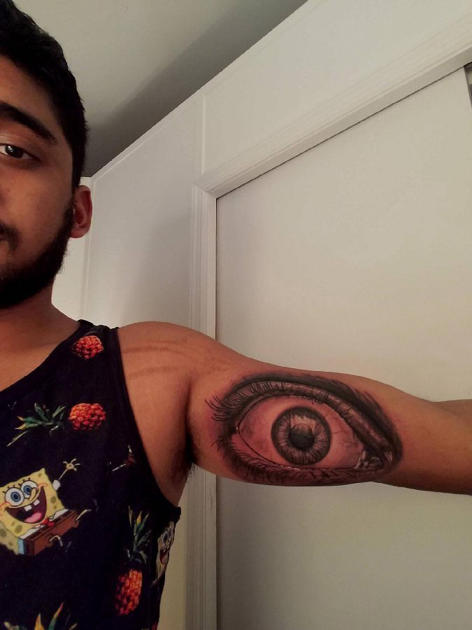 点击大图看下一张：眼睛纹身 男生手臂上眼睛纹身唯美图片