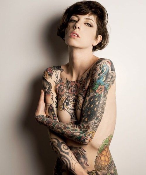 点击大图看下一张：纹身的女人竟然那么美
