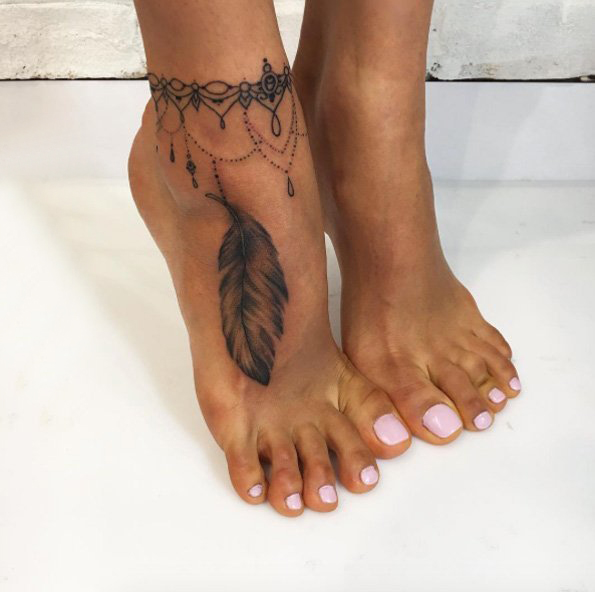 点击大图看下一张：脚踝小清新纹身 多款简单线条纹身素描脚踝小清新纹身图案