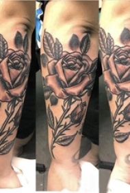 玫瑰纹身 女生手臂上花朵纹身图片