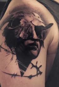 人物肖像纹身 男生手臂上人物肖像纹身黑灰图案