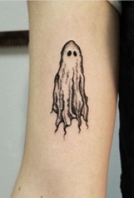 幽灵纹身图案 男生手臂上黑色的卡通幽灵纹身图片