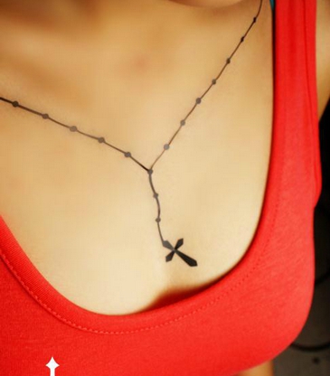 点击大图看下一张：创意项链胸部纹身