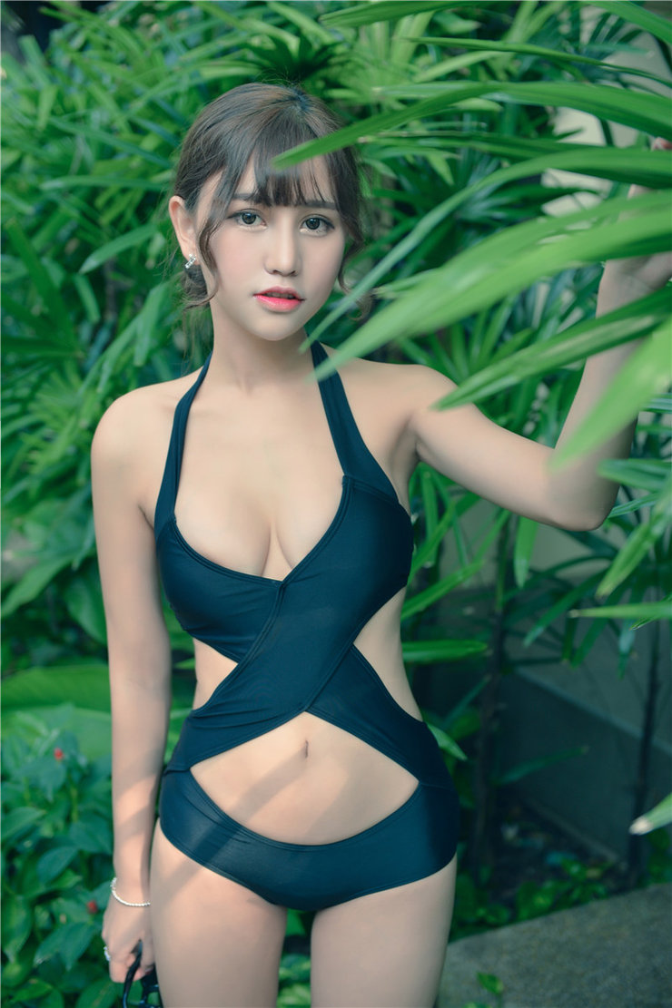 点击大图看下一张：亚洲人美女图 黑色内衣性感诱惑写真火辣的私房照