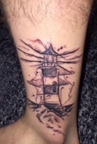 纹身灯塔 男生小腿上素描的灯塔纹身图片