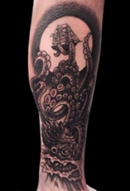 黑色章鱼纹身 男生小腿素描纹身黑色章鱼纹身图片