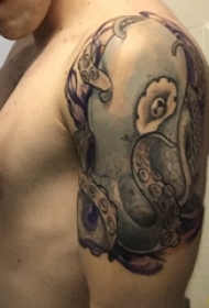 黑色章鱼纹身 男生手臂上动物纹身章鱼纹身图案