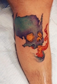 小腿对称纹身 男生小腿上火焰和骷髅纹身图片