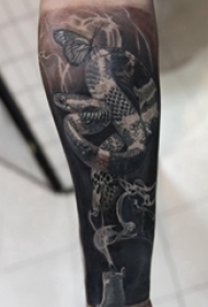 蛇纹身 图腾 男生手臂上蛇纹身图片