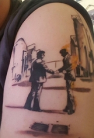 大臂纹身图 男生大臂上黑色的人物纹身图片
