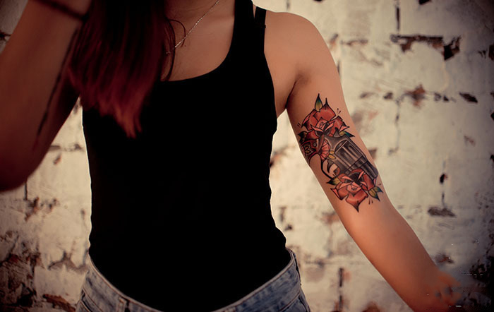 点击大图看下一张：精美艺术手臂纹身