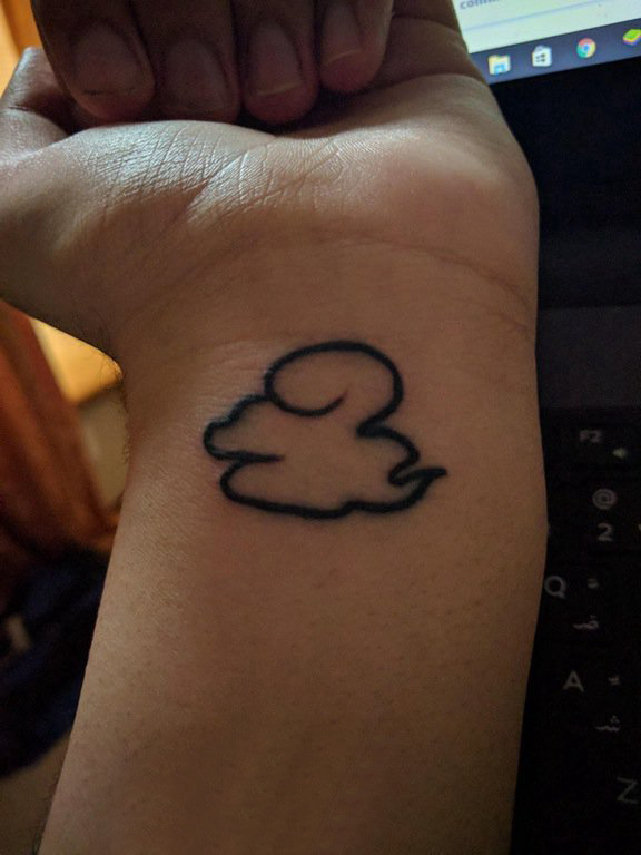 点击大图看下一张：云朵纹身图片 女生手腕上云朵纹身图片