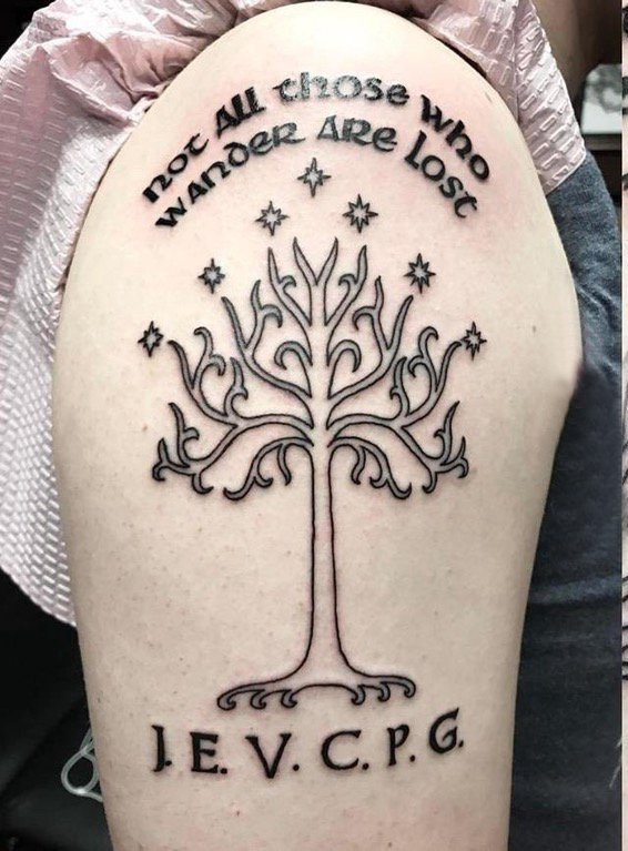 点击大图看下一张：生命树纹身图案 女生手臂上树图腾纹身图片