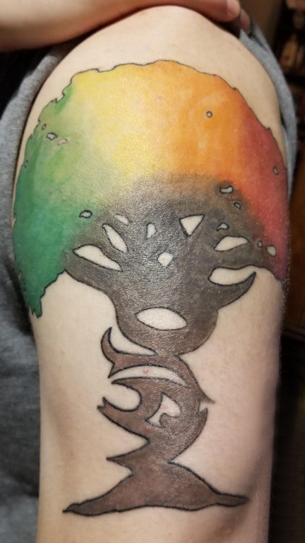 点击大图看下一张：树纹身 女生手臂上树纹身图片