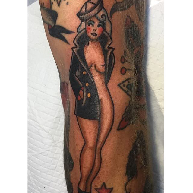 点击大图看下一张：女生人物纹身图案 多款素描纹身彩色女生人物纹身图案