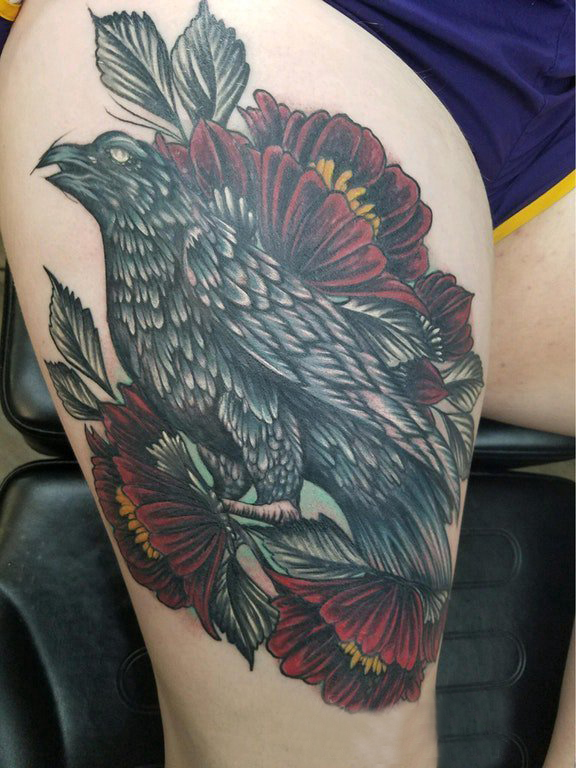 点击大图看下一张：鸟纹身 女生大腿上鸟纹身图片