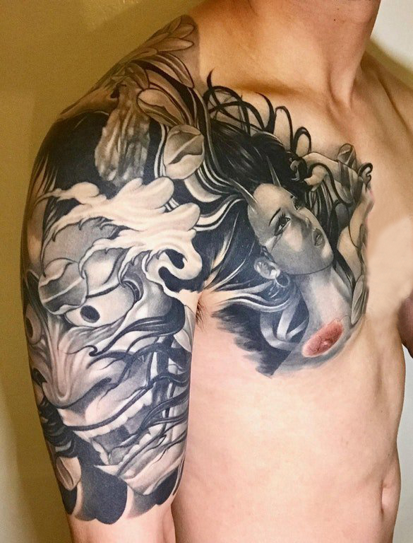 点击大图看下一张：纹身胸部男 男生胸部般若和艺妓纹身图片