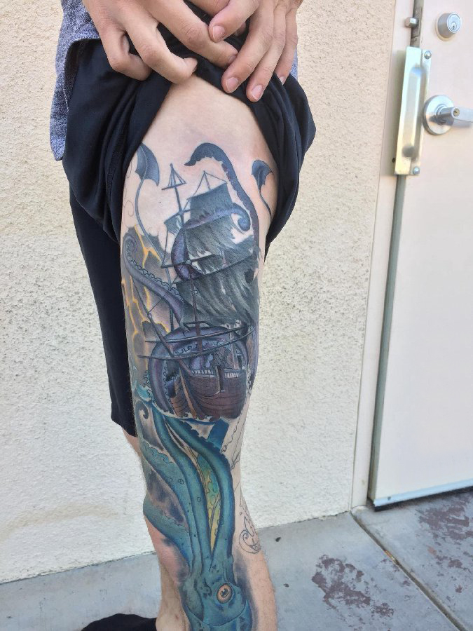 点击大图看下一张：海洋纹身素材 男生大腿上海洋图腾纹身图片