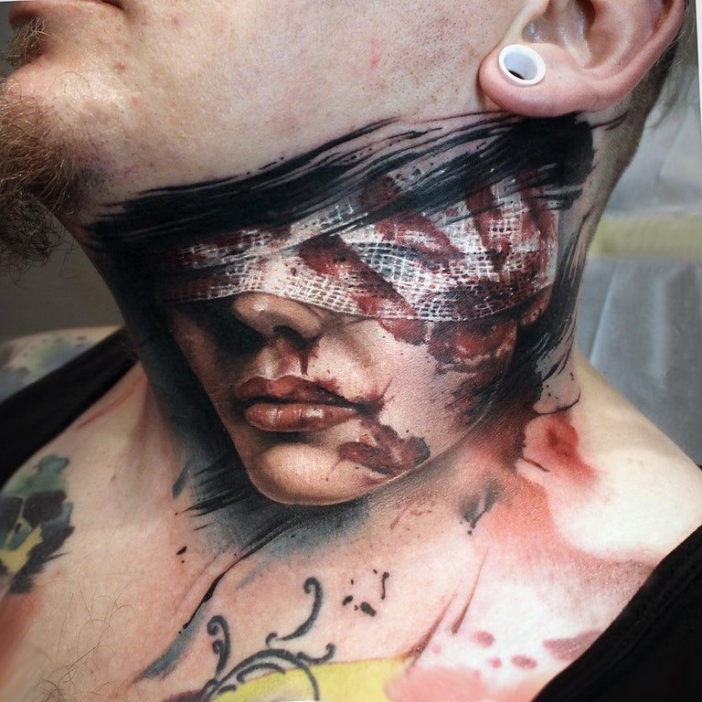 点击大图看下一张：颈部纹身设计 男生颈部彩色的人物纹身图片