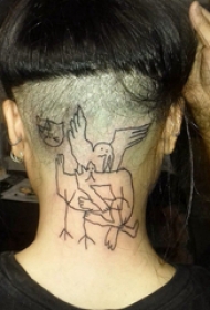 后颈部纹身 女生颈后黑色的卡通纹身图片