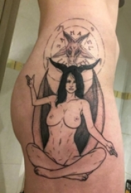 臀部纹身 女生臀部黑色的恶魔纹身图片