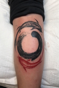 欧美小腿纹身 男生小腿上彩色的阴阳鱼纹身图片