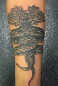 纹身蛇魔 男生手臂上黑色的双头蛇纹身图片
