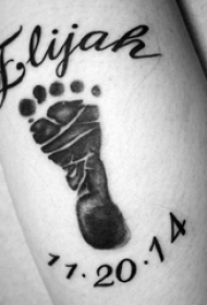 欧美小腿纹身 女生小腿上英文和脚印纹身图片