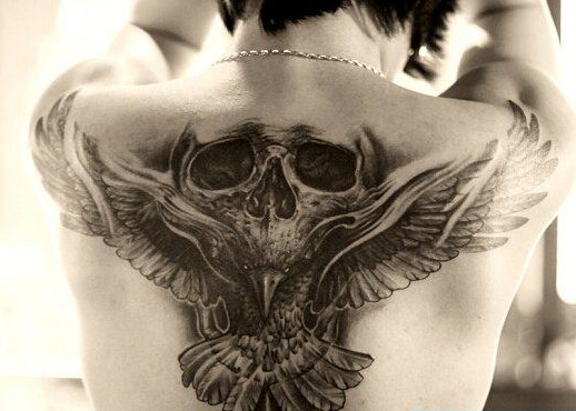 点击大图看下一张：艺术酷黑骷髅背部纹身