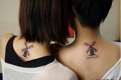 点击大图看下一张：颈部情侣创意纹身图案