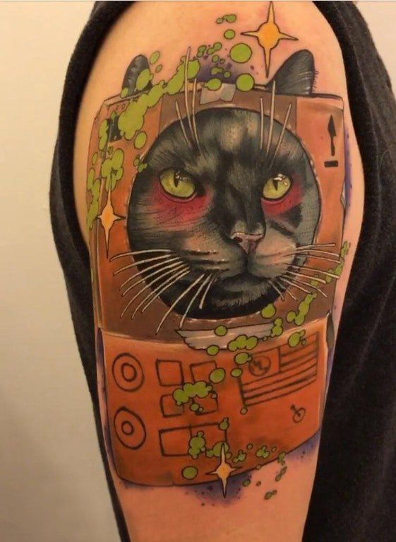 点击大图看下一张：小猫咪纹身 男生手臂上猫纹身图片