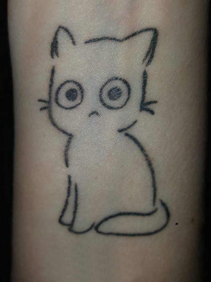 点击大图看下一张：小清新猫咪纹身 女生手腕上小猫咪纹身图片