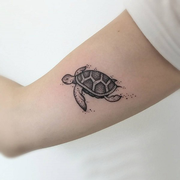 点击大图看下一张：乌龟纹身图案 多款简单线条纹身黑色乌龟纹身图案
