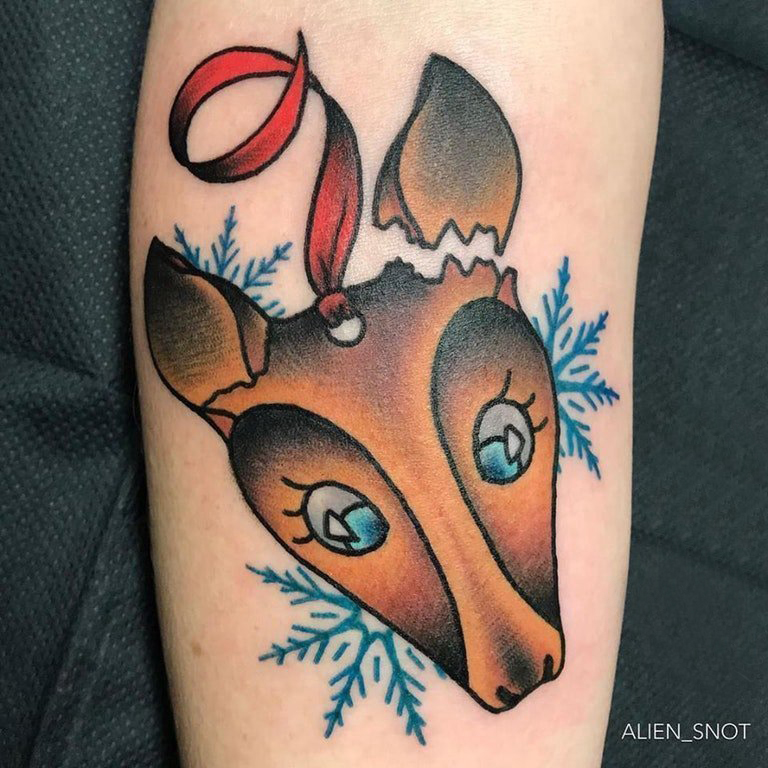点击大图看下一张：百乐动物纹身  女生手臂上彩色的麋鹿纹身图片