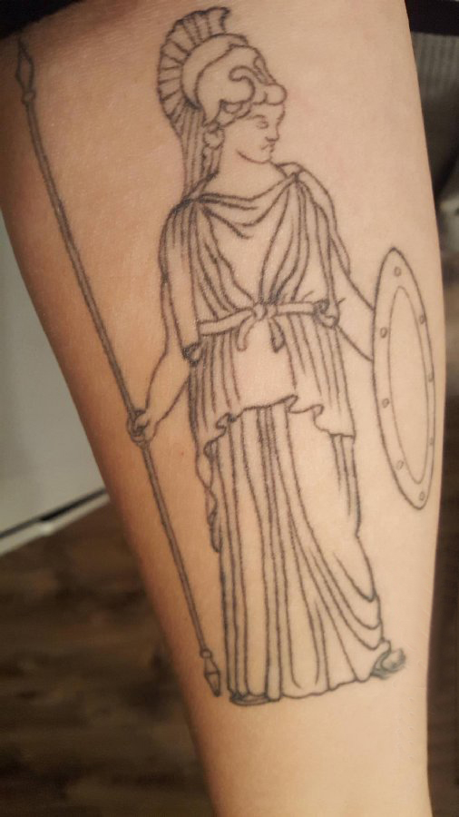 点击大图看下一张：罗马战士纹身  男生手臂上黑色的罗马战士纹身图片