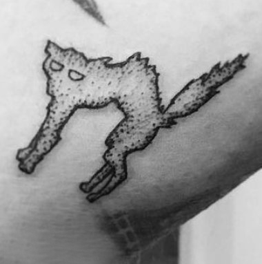 点击大图看下一张：百乐动物纹身  男生手臂上黑色的动物纹身图片