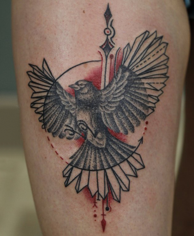 点击大图看下一张：纹身鸟 男生小腿上小鸟纹身图片