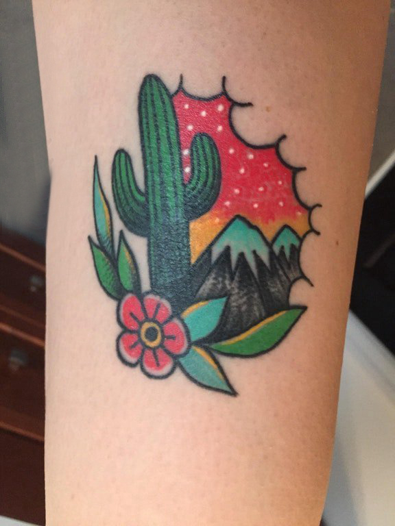 点击大图看下一张：植物纹身 女生手臂上植物纹身图片
