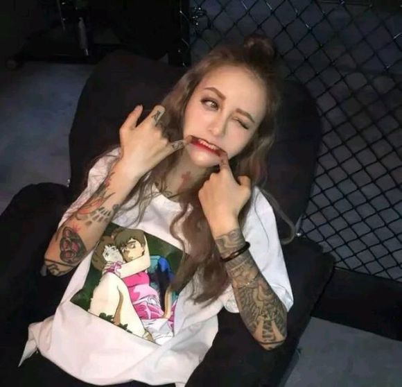 点击大图看下一张:有一种性感叫别人家的tattoo girl
