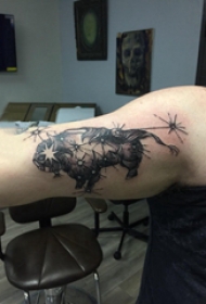百乐动物纹身 男生手臂上动物纹身图片