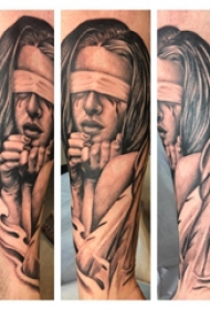 人物肖像纹身  男生手臂上黑灰的人物纹身图片