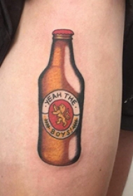 酒瓶图案纹身  女生大腿上彩色的酒瓶纹身图片