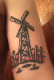 可爱纹身风车  男生手臂上彩色的风车纹身图片