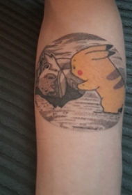 纹身圆形 男生手臂上圆形和皮卡丘纹身图片